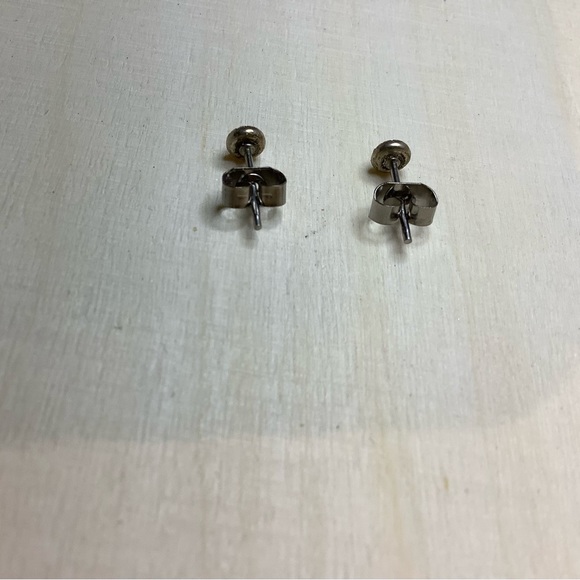 NEW Vintage sterling Silver mini earrings - Picture 7 of 7